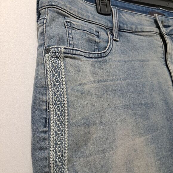NYDJ Marilyn Straight Woven Side Trim Liftxtuck Technology Light Wash Blue Sz 18 - Picture 11 of 15